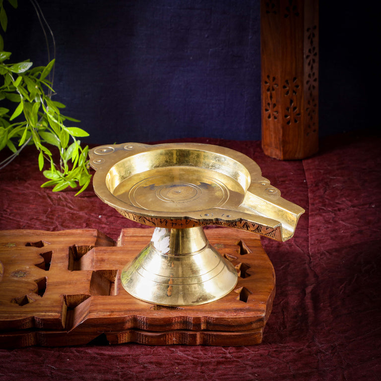 Sri Rudra Abhishekam Stand Small (SR 03565)