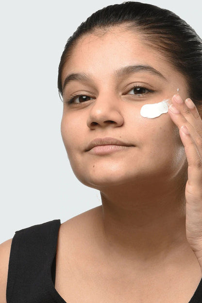 Minimalist Sunscreen SPF 60 PA ++++ For Sensitive Skin Broad Spectrum Sunscreen With Potent Antioxidants & Advanced Filters - 50 gm