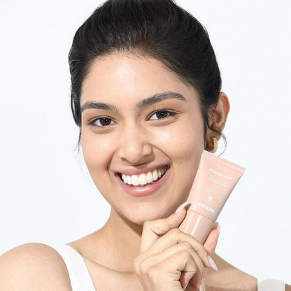 Mamaearth Glow Serum Foundation-Nude Glow - 18 ml